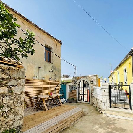 Guesthouse Near The Castle Of Himare Exterior foto