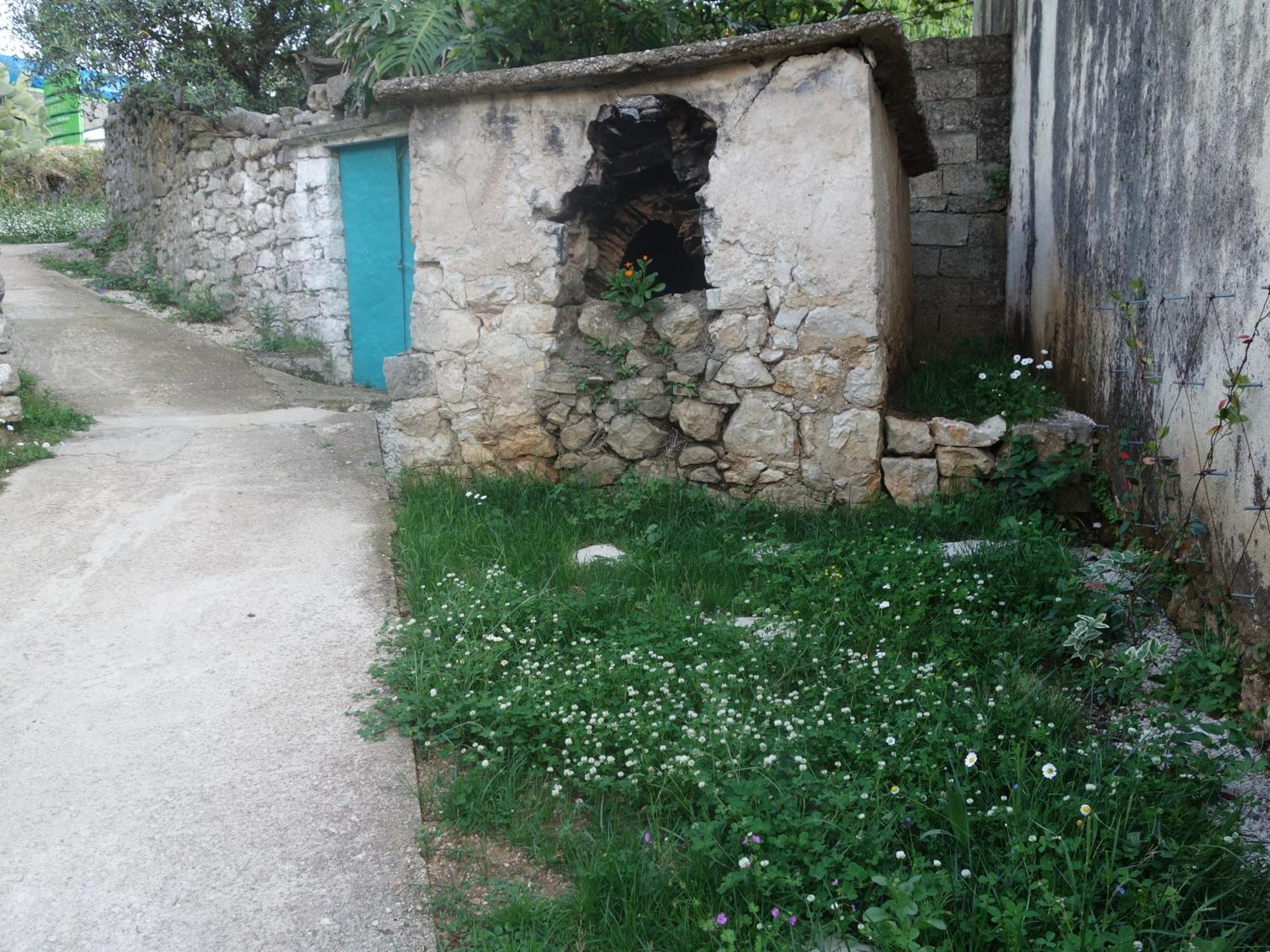 Guesthouse Near The Castle Of Himare Exterior foto